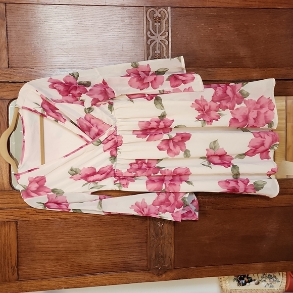 Pinkblush Ivory Floral Chiffon Wrap Maternity Dress - Picture 6 of 7